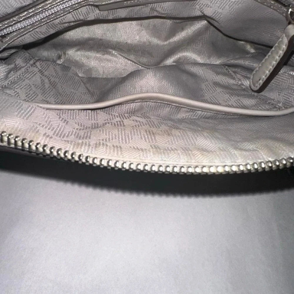 Michael Michael Kors Microstud Cindy Crossbody – Pearl Grey